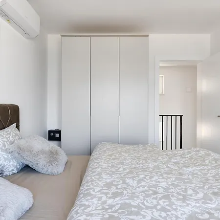Storia In Pag - Haus Fuer 6-8 Personen Βίλα Pag Town